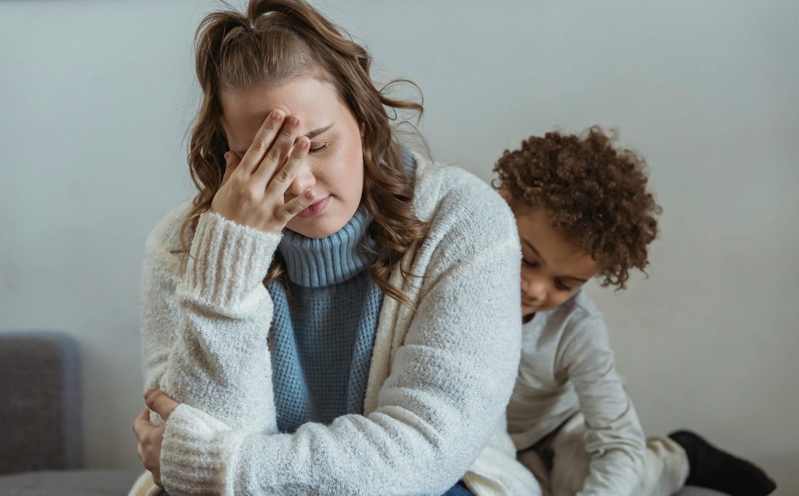 Épouse épuisée par la maladie de son mari