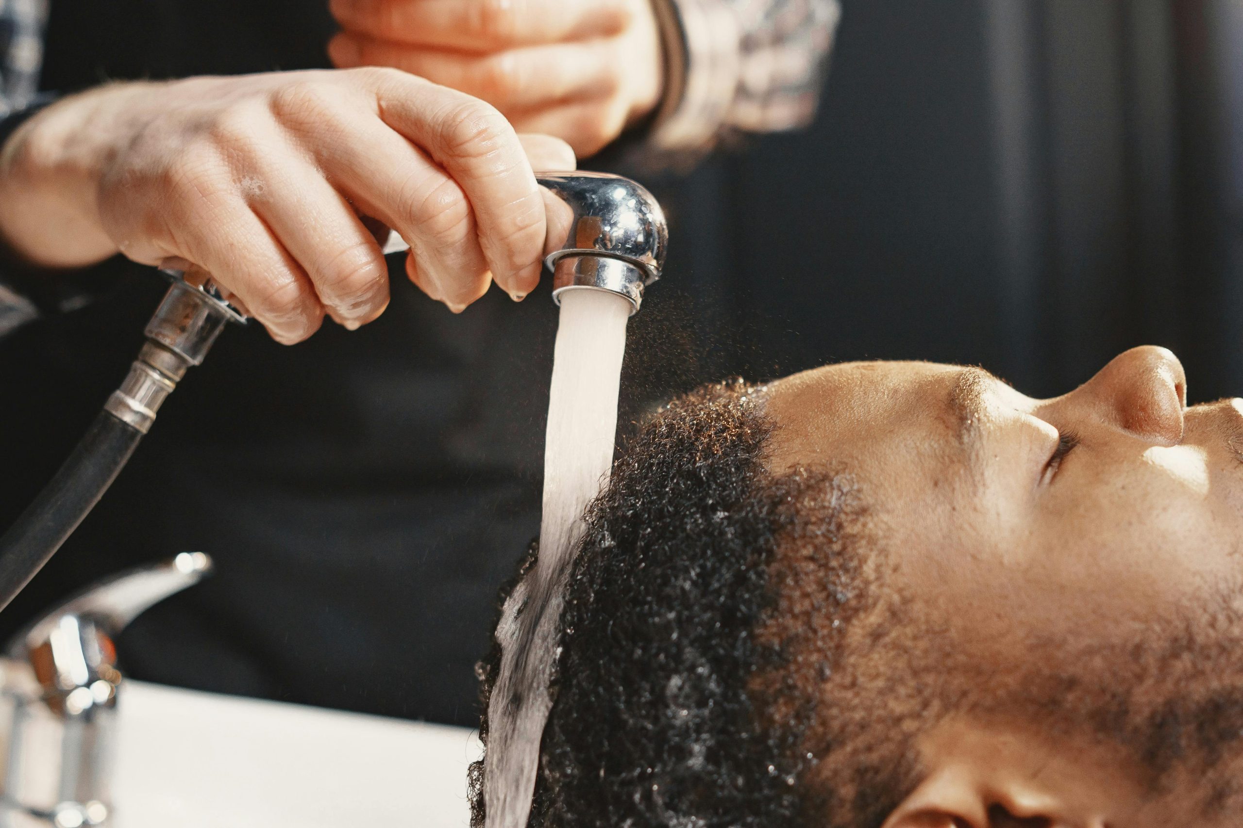 Astuces expertes pour l'hydratation des cheveux