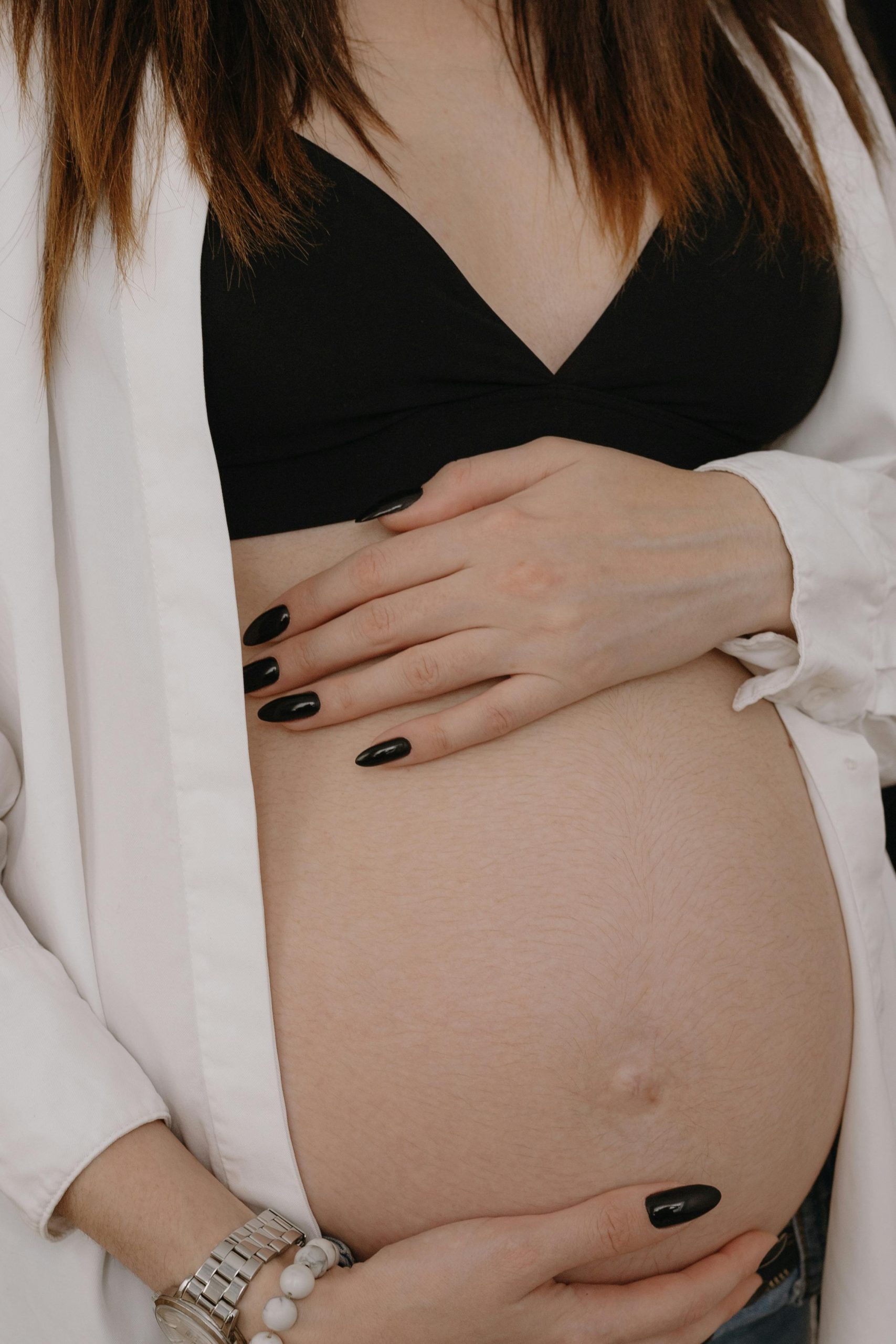 Solutions naturelles pour les boutons après épilation du visage