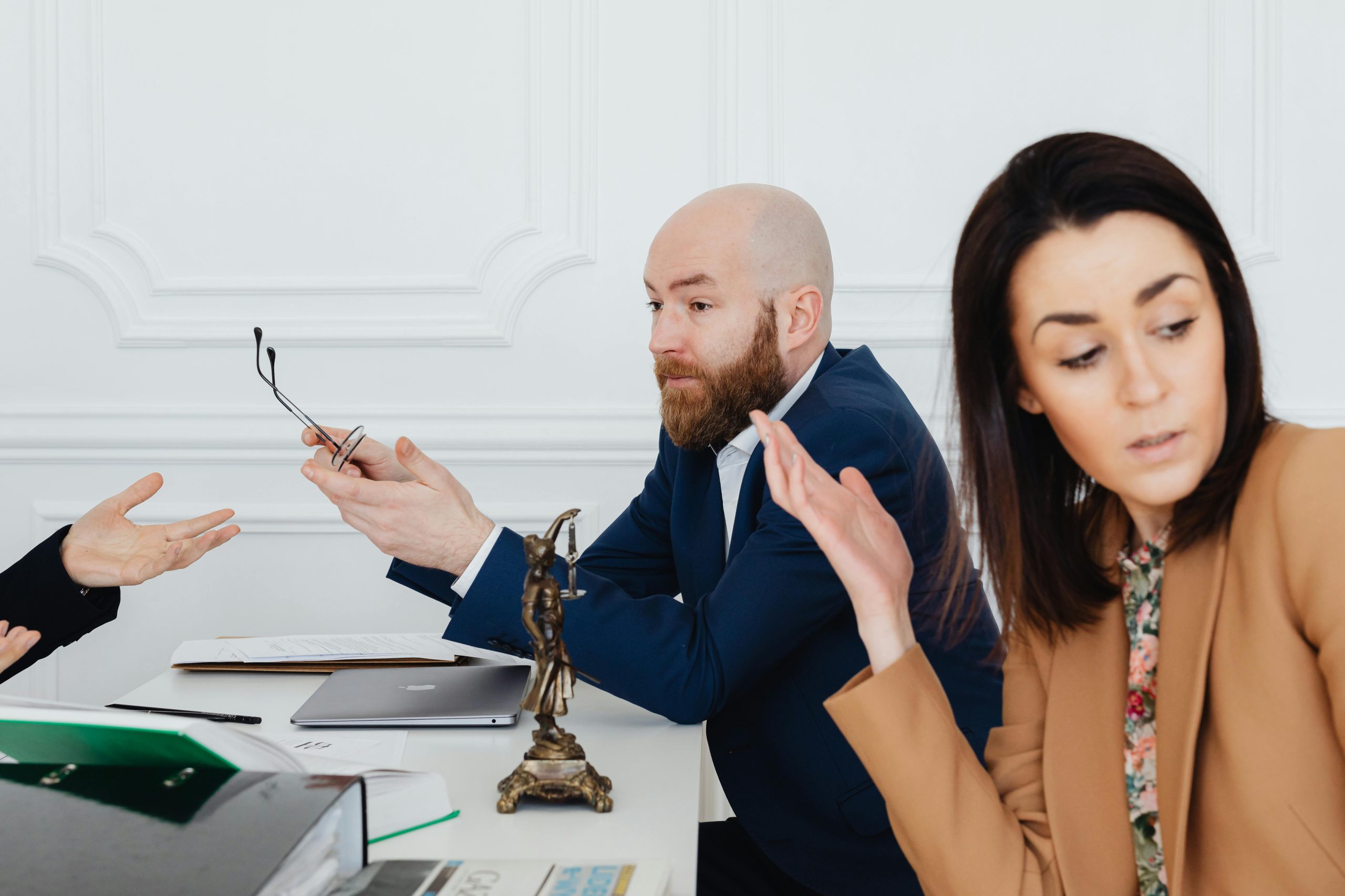Ultimatum homme indécis stratégie efficace